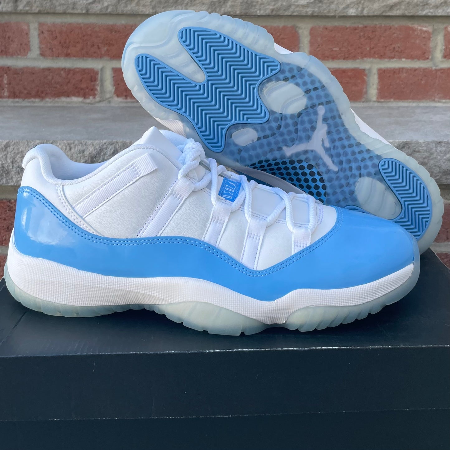 Jordan 11 - Carolina Blue