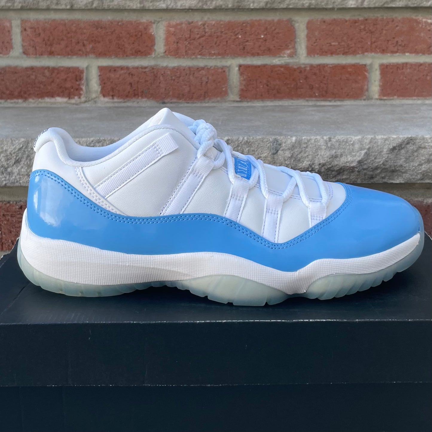 Jordan 11 - Carolina Blue